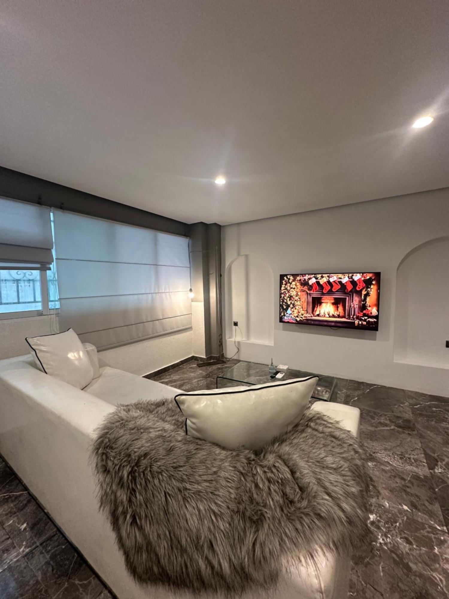 Cute Private Studio With Yard Салоники Экстерьер фото